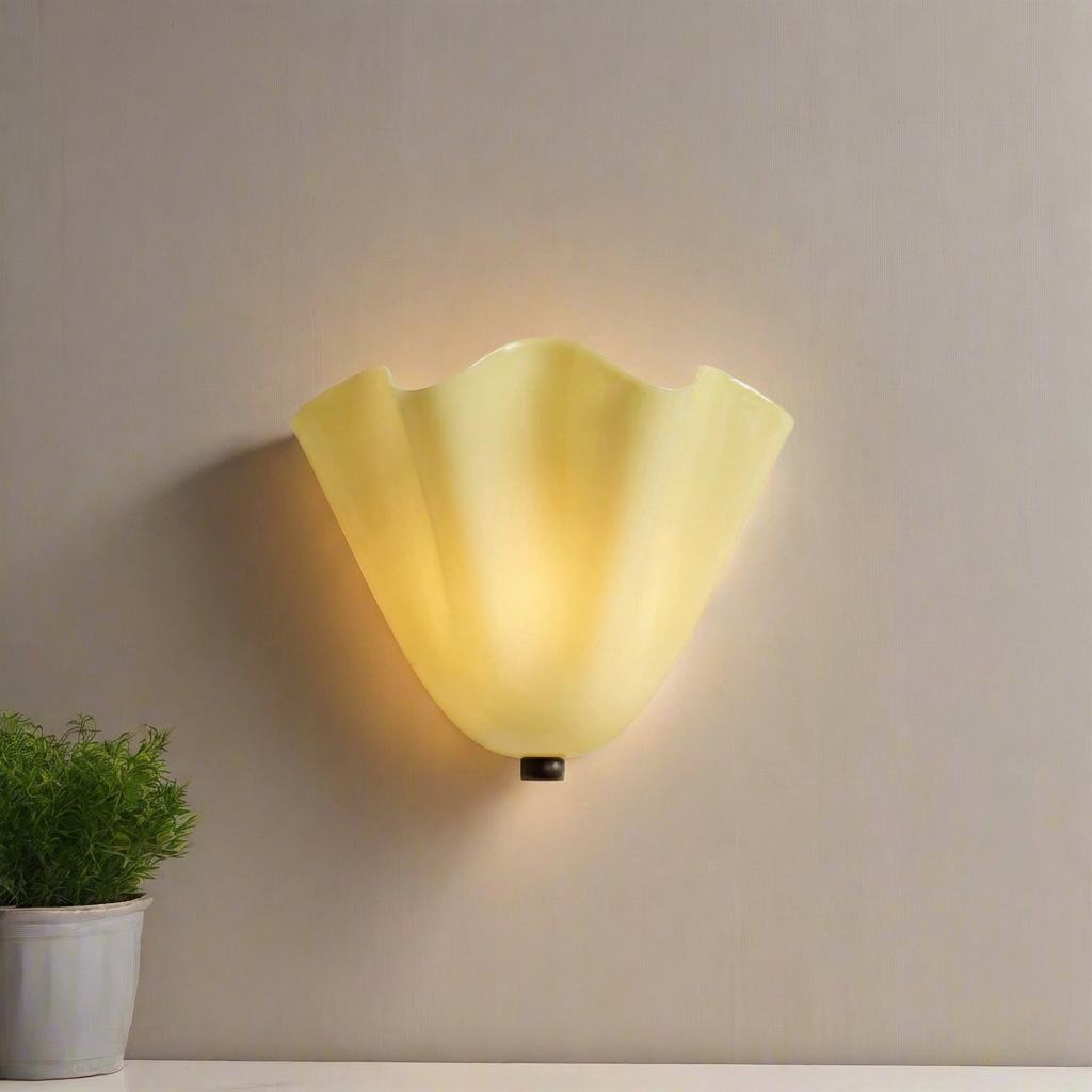 Stained Glass Wall Light Retro Art Deco LED with Iron Base and E14 Warm White Shade
