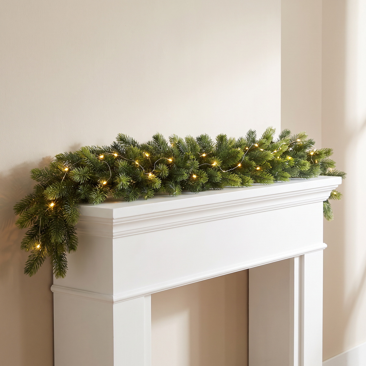 Christmas Garland Pre Lit 2.75 m with 50 Warm LEDs and a Timer Indoors